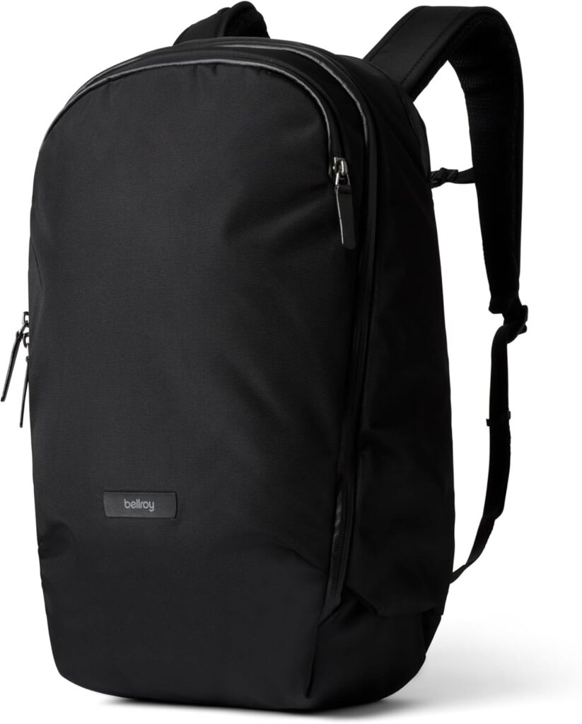 Black Bellroy backpack, ideal for travel for business, with sleek design and comfortable shoulder straps.