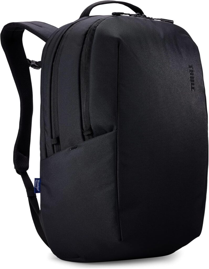 Black Thule backpack, ideal for travel for business.